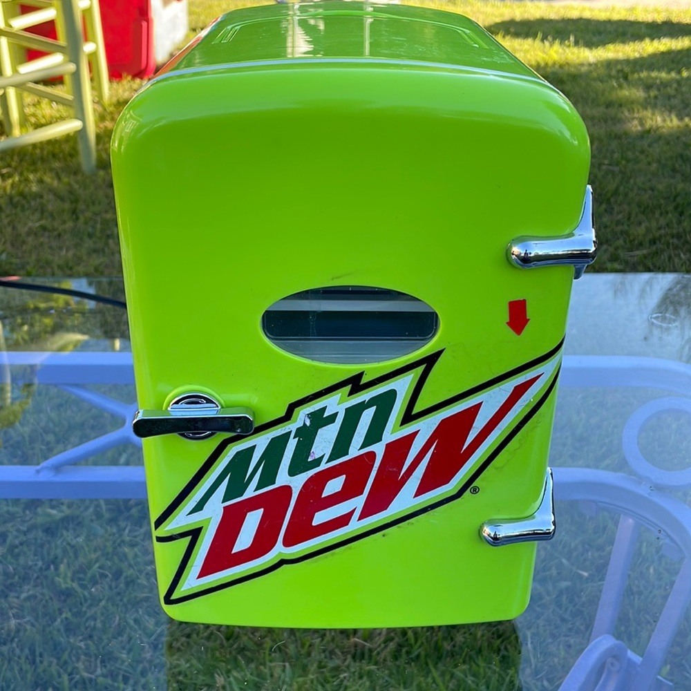 Mini fridge